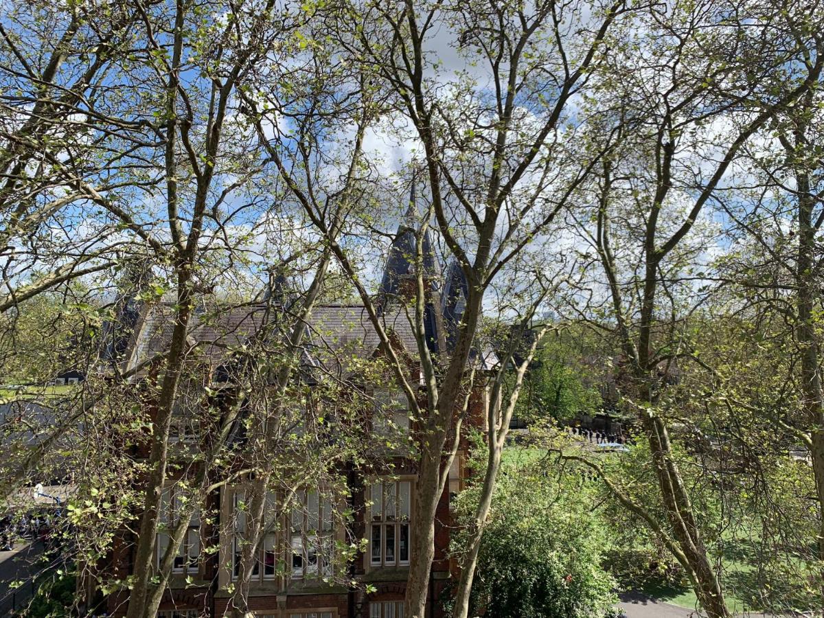 Lovely Apartment In Victoria Park Village London Luaran gambar