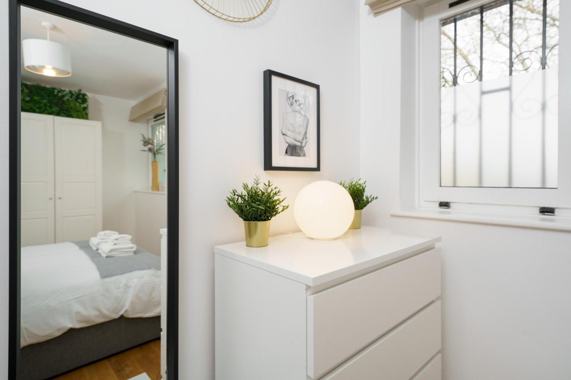 Lovely Apartment In Victoria Park Village London Luaran gambar