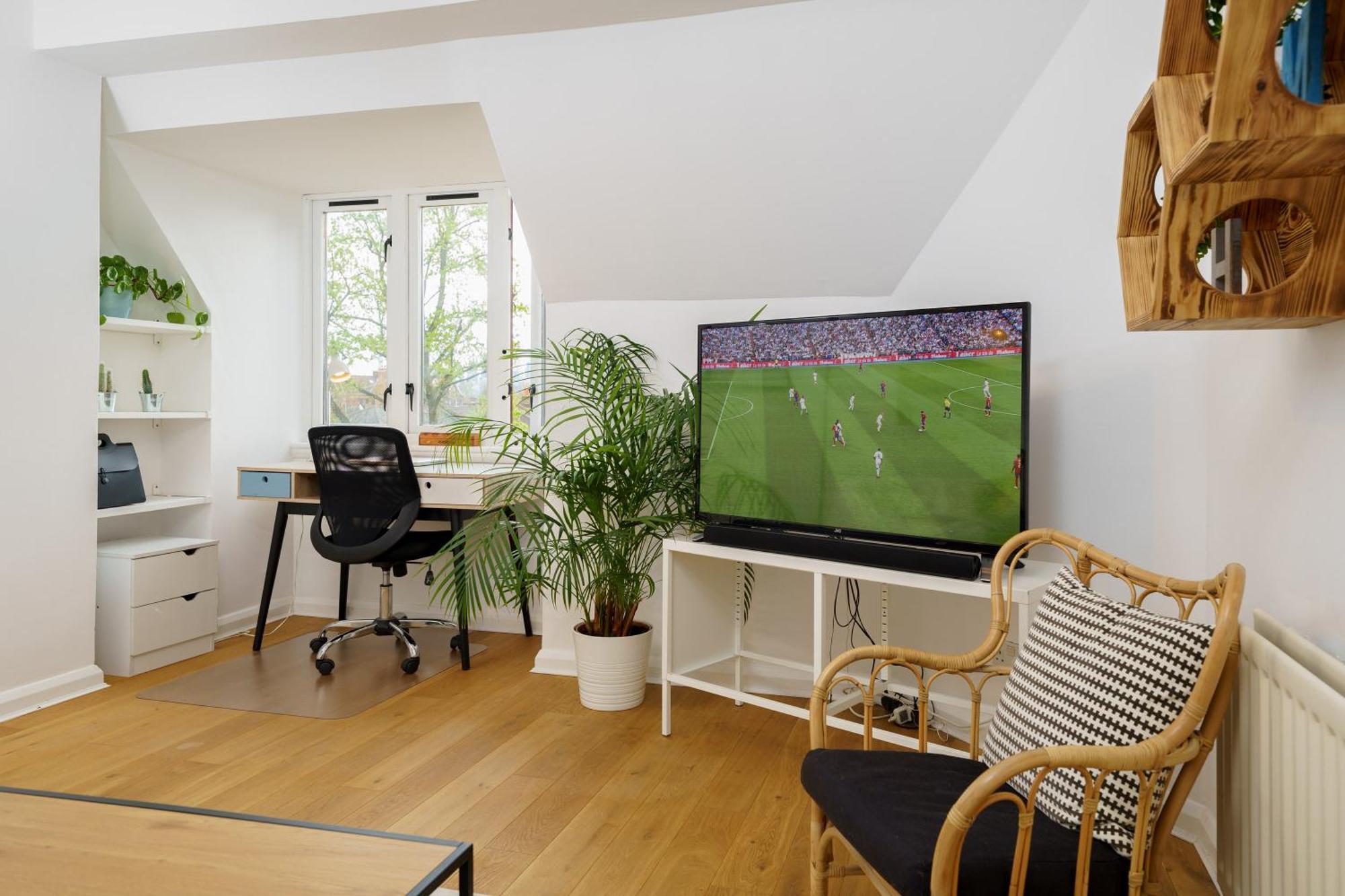 Lovely Apartment In Victoria Park Village London Luaran gambar