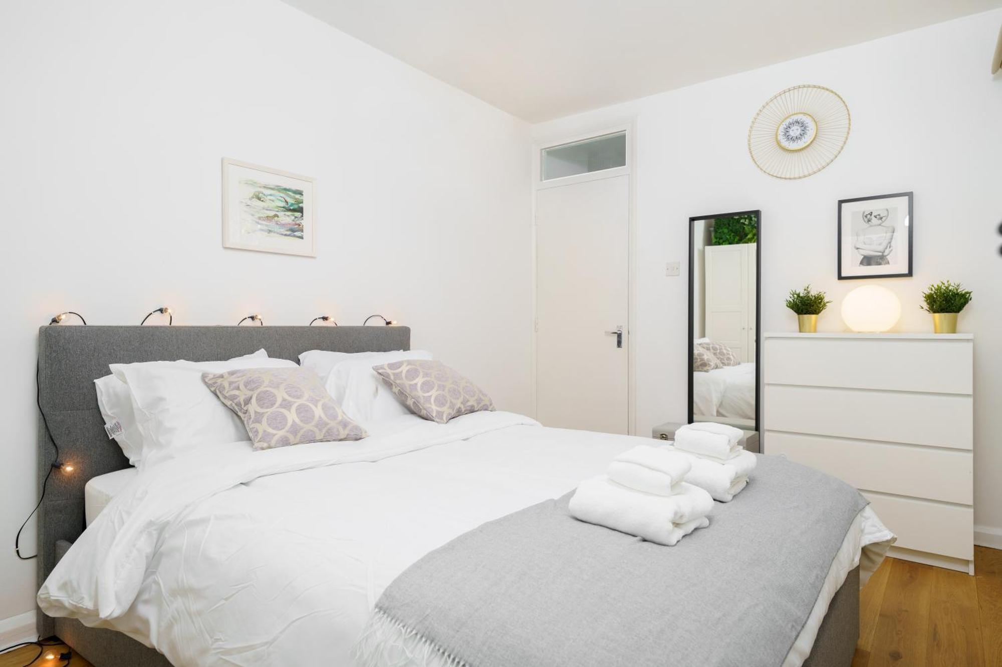 Lovely Apartment In Victoria Park Village London Luaran gambar