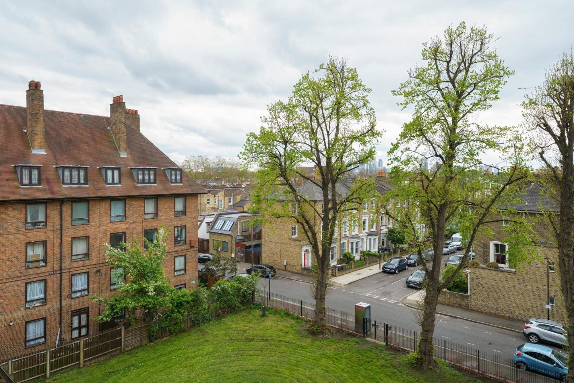 Lovely Apartment In Victoria Park Village London Luaran gambar
