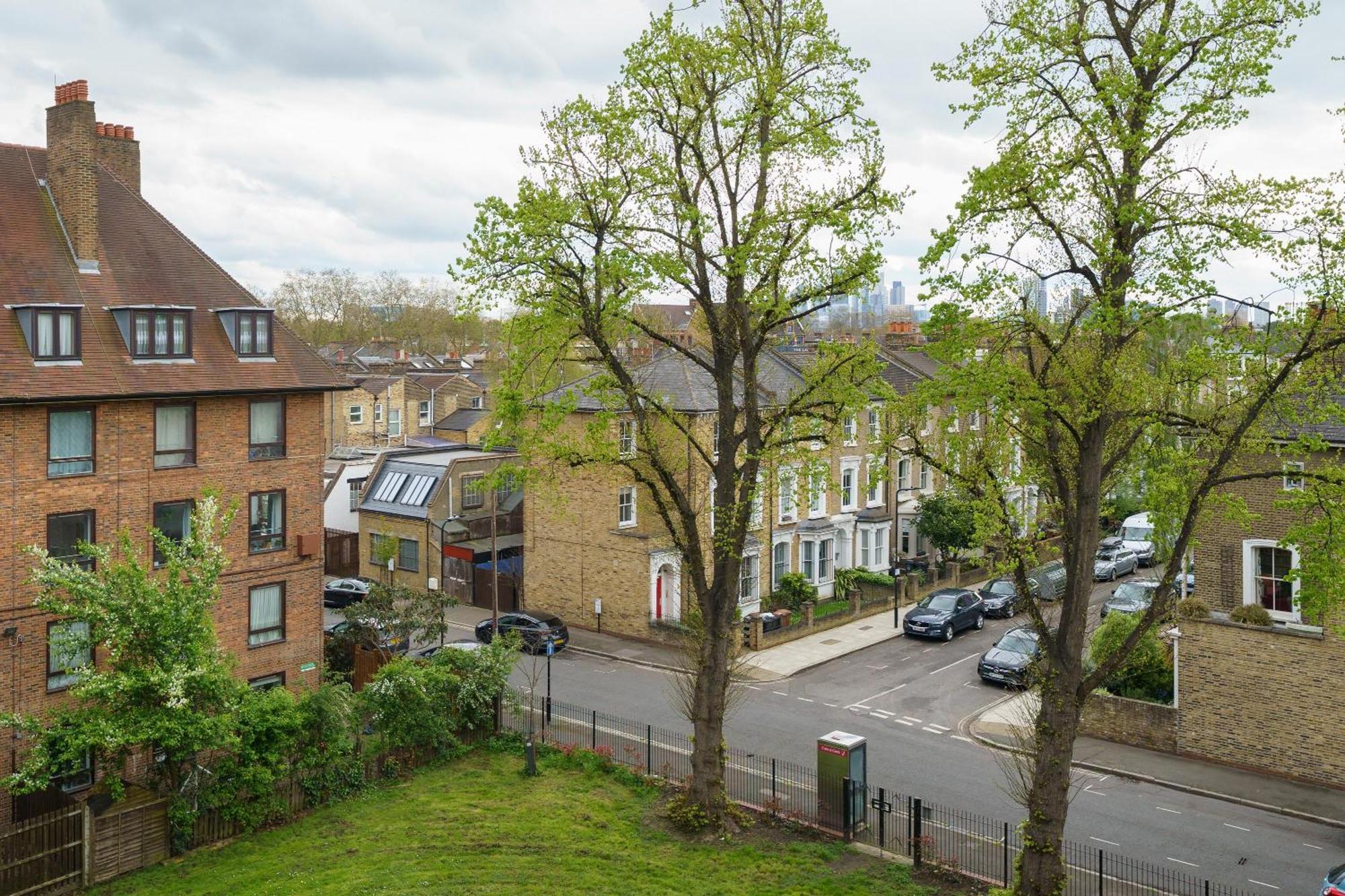 Lovely Apartment In Victoria Park Village London Luaran gambar